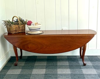 Queen Anne Drop Leaf Coffee Table, Oval Cocktail Table with Pull-Out Supports, Cabriole Legs, Traditional Living Room Table - 52 inches long