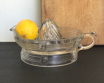 Clear Glass Juicer Reamer Large Citrus Juicer Lemon Orange Juicer Squezer 6" NOT PERFECT