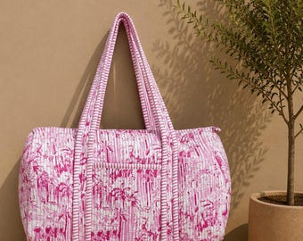 Handgefertigte, gesteppte Reisetasche aus Baumwolle, rosafarbener Reisebeutel mit Blumenmuster