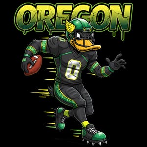 Può includere: Illustrazione di un'anatra con una divisa da football nero e verde, con la scritta "OREGON" sopra. L'anatra corre e tiene in mano un pallone da football. La parola "OREGON" è verde e gialla.