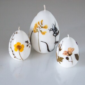 Easter Egg Candle With Real Flowers, Natural Pressed Flowers Housewarming Decor image 3
