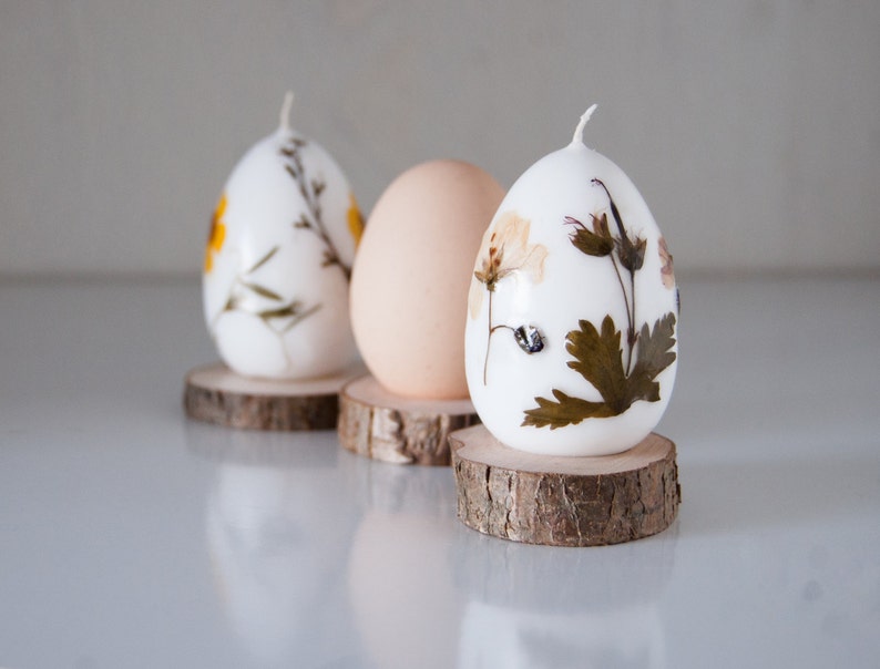 Easter Egg Candle With Real Flowers, Natural Pressed Flowers Housewarming Decor image 1