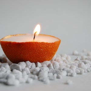 Pure sinaasappelschil gevuld met vanillegeurde plantaardige was, geurkaars, milieuvriendelijk cadeau, hygge interieur, kerstversieringen