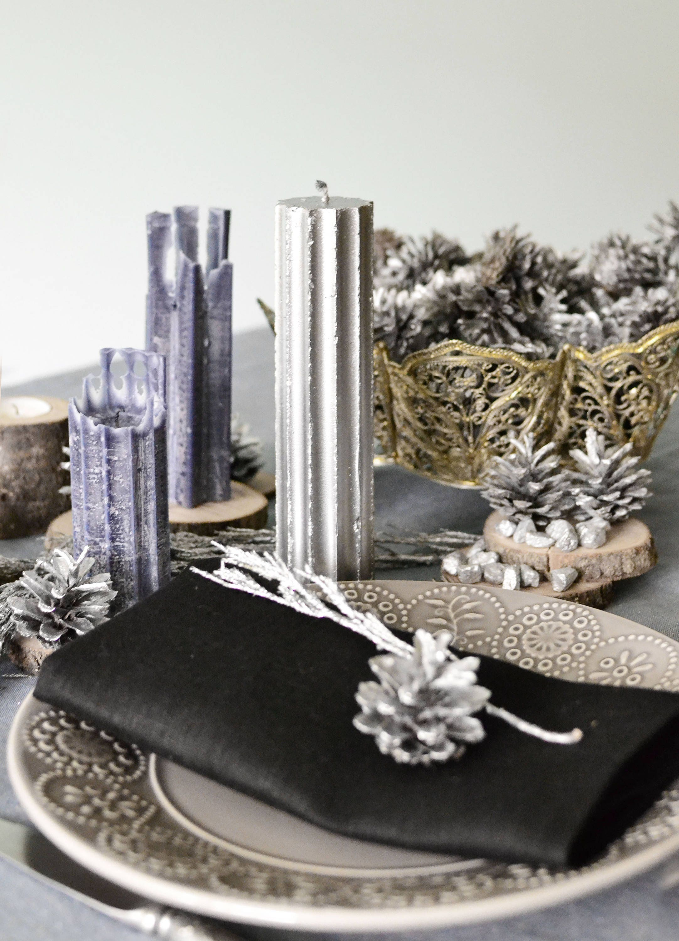 Cylindre de Bougie en Argent Antique avec Douze Bords, Pilier Rustique