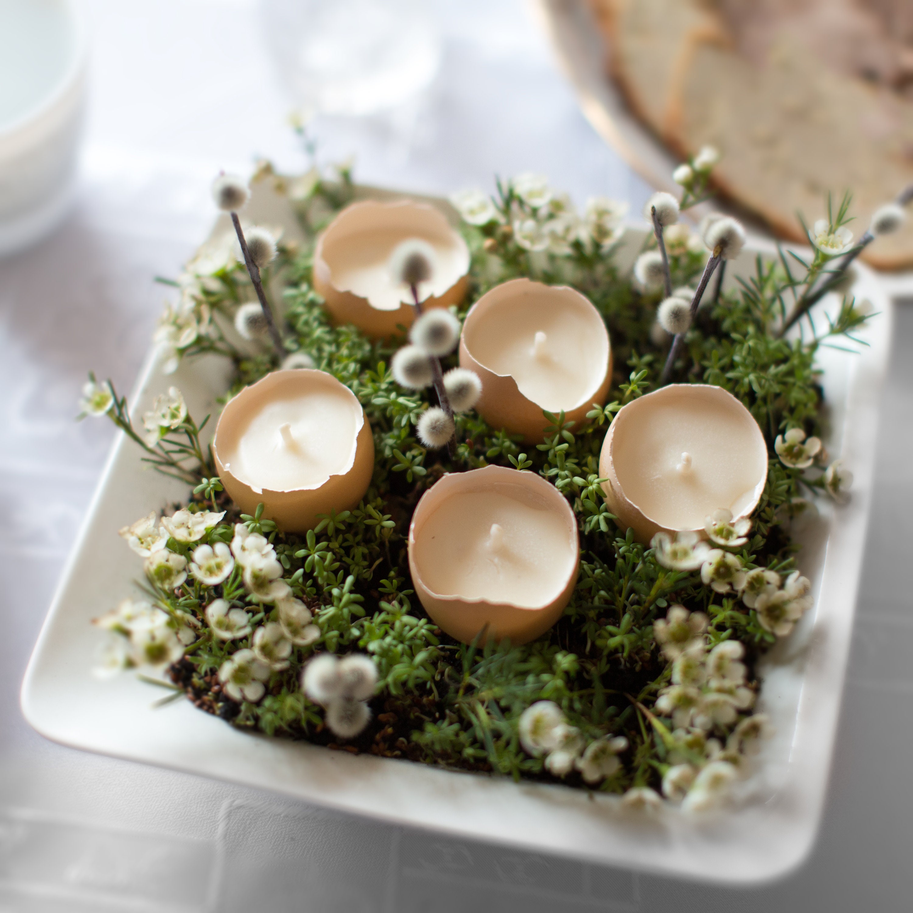 Festive Gold Foil Egg Easter Decoration Ideas For Your Table