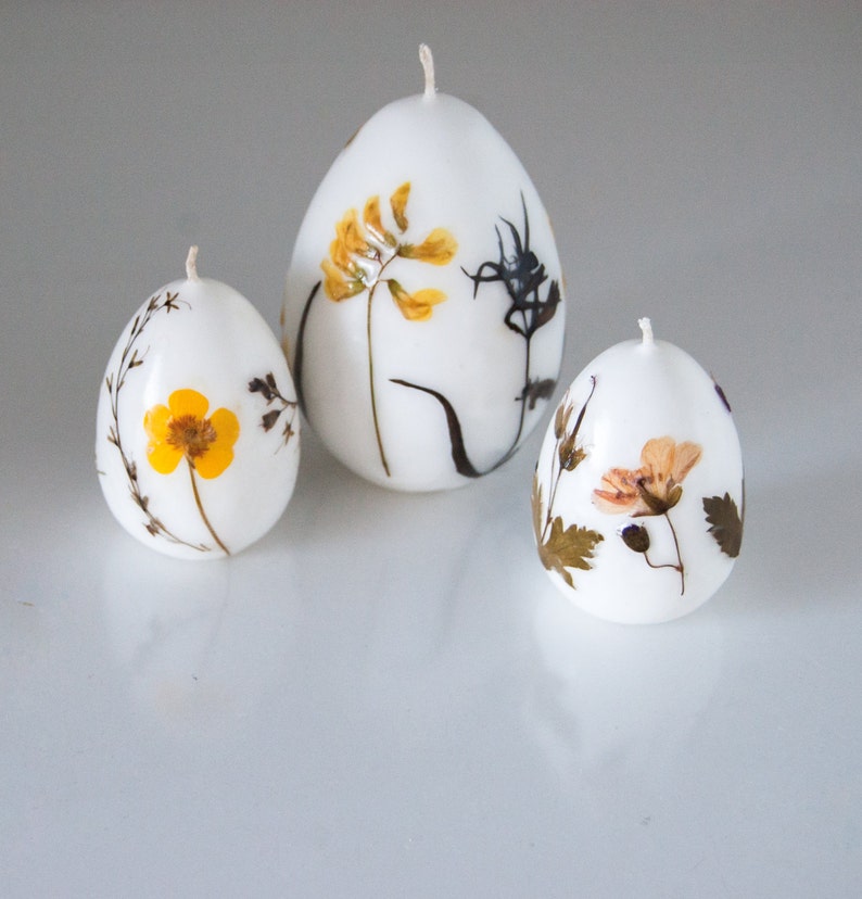 Easter Egg Candle With Real Flowers, Natural Pressed Flowers Housewarming Decor image 3