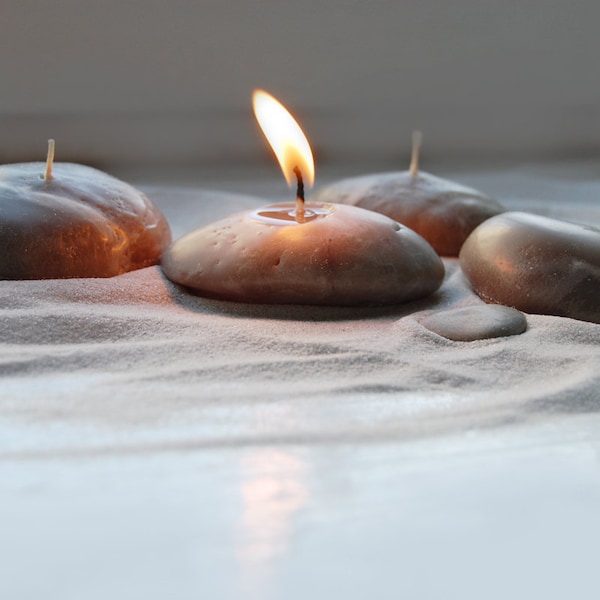 Pebble Candles, Zestaw 4 świec kamiennych, Hygge Home Decor, Rocks Candle, Upominki na ślub w miejscu docelowym, Wystrój domku na plaży
