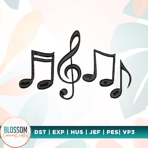 Può includere: Note musicali e chiave di violino ricamate in nero su sfondo bianco. Il design include due crome, una chiave di violino e due semiminime. Il logo Blossom Canvas Crafts si trova in basso a sinistra.