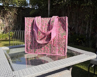 Bolso tote acolchado de algodón rosa, bolso de compras estilo boho con estampado de bloques.