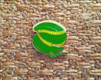 LAST CHANCE Green Moray Eel Enamel Pin - hard enamel pin, ocean theme pin, badge, nautical enamel jewelry, kawaii, brooch