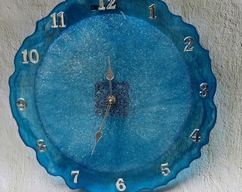 Geode Resin Wall Clock – Blue Crystal Druzy Accent