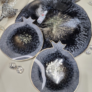 Black Pomegranate Tray - Pomegranate Coasters - Pomegranate Resin Set - Charcuterie Tray