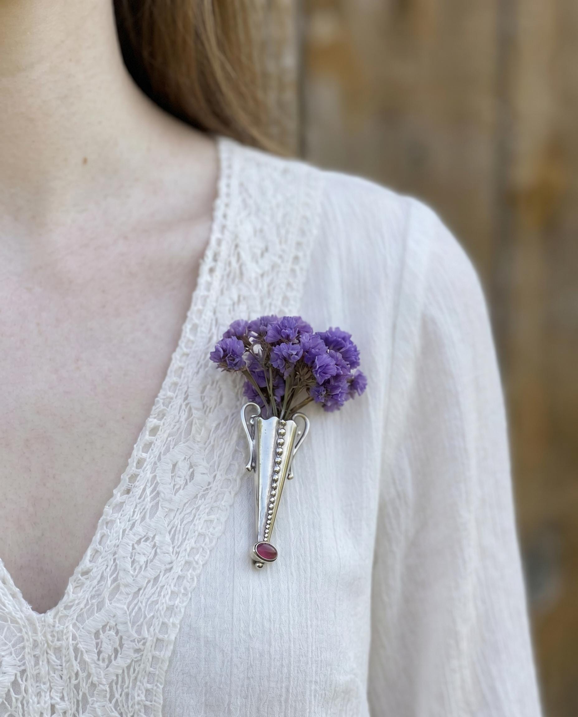 Vintage flowers in vase brooch - Etsy 日本