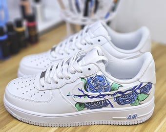Baskets personnalisées AF1 peintes à la main, roses bleues fleuries