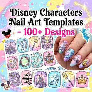 Könnte beinhalten: Ein Bogen mit Disney Characters Nail Art Vorlagen mit über 100 Designs, darunter Schlösser, Glasschuhe, Zauberstäbe, Kronen und florale Muster in Pastellverläufen, sowie eine Hand mit verzierten Fingernägeln auf dem Bogen abgebildet.