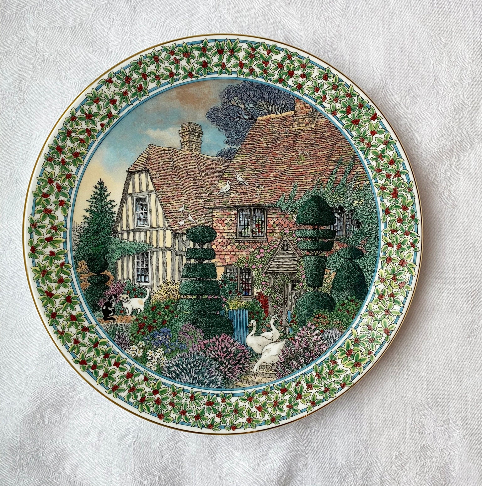 Kent December Cottage Gardens by Sue Scullard, Royal Worcester Salad Plate, Fine Bone China, Made in England, 8-1/2 inch, 1991 Vintage