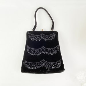 Vintage Velvet Handbag- Beaded- Antique, Early 1900&#39;s- Evening Formal Wear- Women&#39;s purse- 11 inches- Large- LOVELY- Scalloped beading