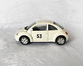 Vintage Burago Volkswagen New Beetle 1998 Die Cast Toy Car- 1/24 Scale- Ivory White- Made in Italy- Doors open- Good - Herbie Love Bug