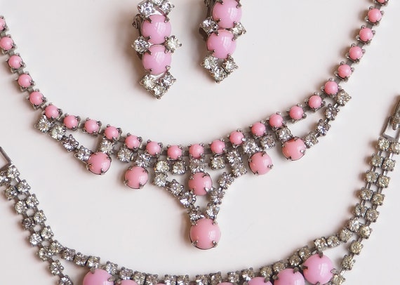 Pink Milk Glass Rhinestone Parure Jewelry Set- Ne… - image 3