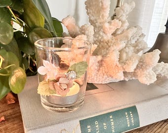 Conjunto de 3 castiçais de vidro com estampa floral para velas votivas. Ideais para presentes, decoração, inauguração de casa e como presente para anfitriã.