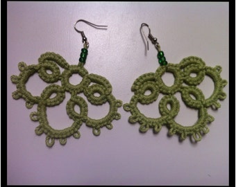 Pendientes tatted hechos a mano