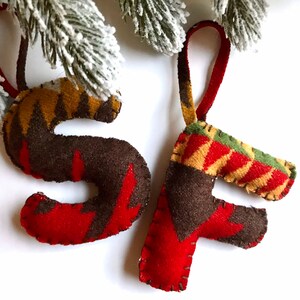 Adorno de monograma personalizado, con lana Pendleton, adorno hecho a mano, adorno de lana, adorno de Navidad, regalo de Navidad, adorno de peluche