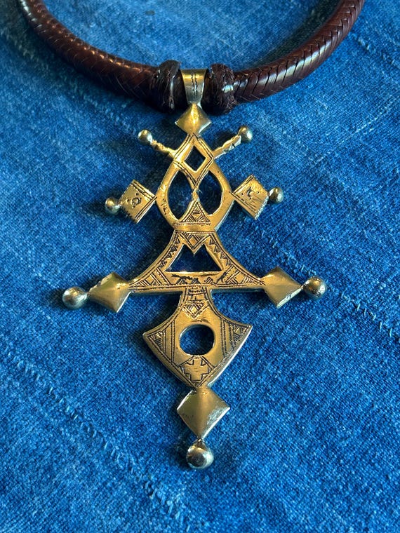 トゥアレグクロスネックレスA トゥアレグ族 ペンダント サハラ砂漠 青