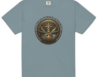 Maglietta Kulteca Science Authority Comfort Colors, maglietta steampunk a tema scientifico, t-shirt tinta in capo, abbigliamento dark academia, regalo per appassionati di worldbuilding.