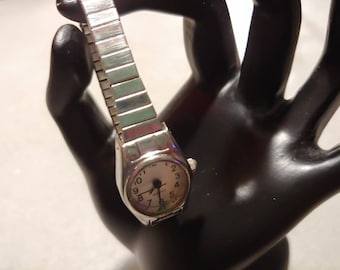 Vintage Japan Movement Ladies Stretch Band Wrist Watch