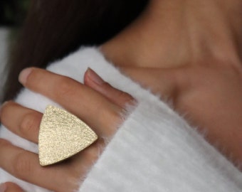 Large gold triangle leather ring | Geometric ring | Statement ring | Adjustable hypoallergenic band