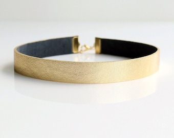 Gargantilla ancha de cuero dorado / Collar de cuero genuino / Ajustable a medida / Cierre hipoalergénico