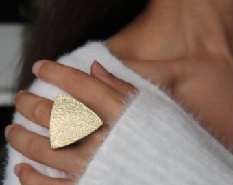 Large gold triangle leather ring | Geometric ring | Statement ring | Adjustable hypoallergenic band