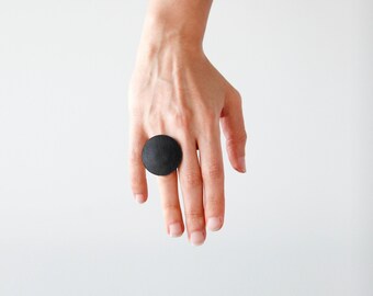 Large black disc leather ring | Big circle ring | Black statement ring | Geometric ring | Adjustable hypoallergenic band