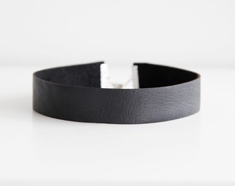 Wide black genuine leather choker necklace | 22mm plain black leather collar | Unisex choker | Adjustable leather necklace Handmade to size