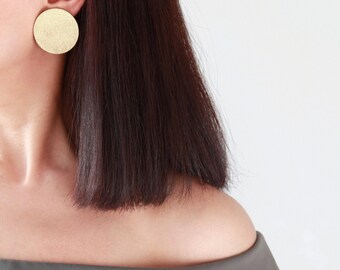 Large gold leather disc stud earrings | Simple statement earrings | Big gold round earrings | Genuine leather | Surgical steel post