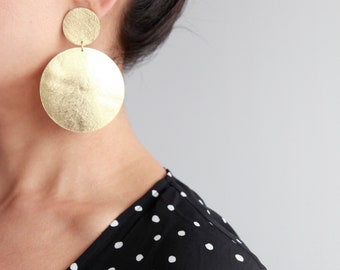 Large gold leather double disc stud earrings | Oversize gold earrings | Geometric earrings | Modern statement earrings | Hypoallergenic post