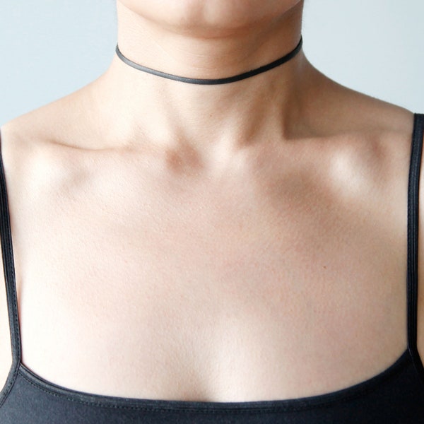 Collier ras de cou fin en cuir véritable noir | Ras de cou basique gothique minimaliste | Sur mesure | Hypoallergénique | Fermoir en acier inoxydable