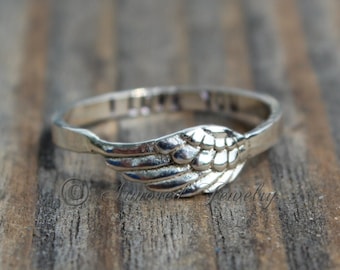 Anillo de alas de ángel de plata esterlina personalizado, anillo de alas de ángel, joyería personalizable, apilable y personalizable.
