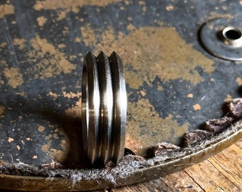 The Mountain - Anillo llamativo de acero inoxidable para hombre