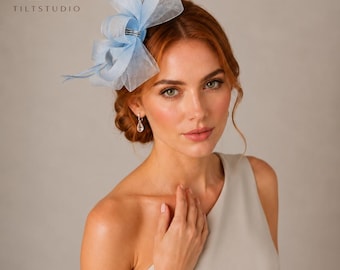 アイスブルーのファシネーターヘッドバンド、結婚式ゲスト用レースデーヘアアクセサリー