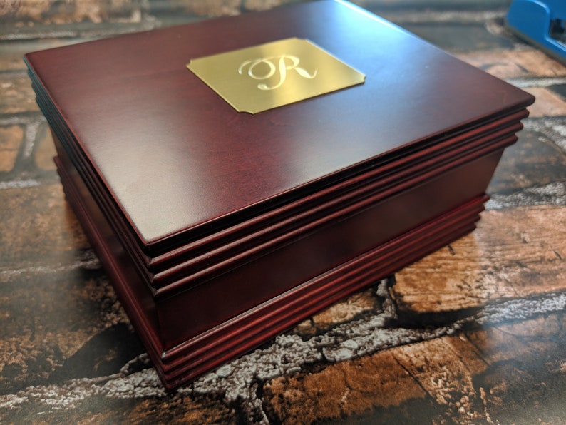 Rosewood Finished Box with Forest Green Inside Hinged Box