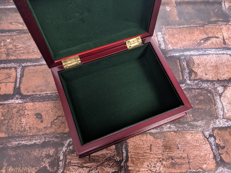 Rosewood Finished Box with Forest Green Inside Hinged Box