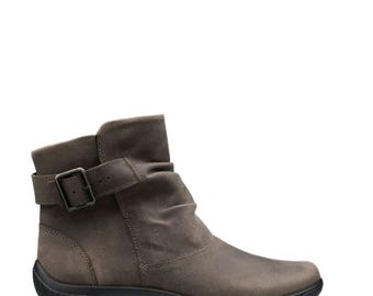 Buty Rumour Hotter Brown z wzorem wykonanym z olejowanej skóry nubukowej UK 8