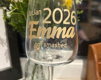 Copa de vino personalizada para cumpleaños – Nombre y fecha personalizados – Regalo divertido “Got Smashed” – 18, 21, 30, 40 años – Copa de celebración 2026