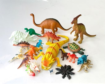 Vintage Plastic Animals Lot of 21 Figurines Dinosaurs turtle Fish Spider Glow in the Dark 90's Toys Assemblage Supply