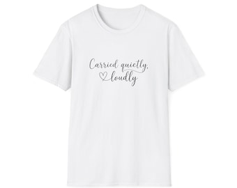 Personalisiertes Mom Shirt mit Kindernamen | Sentimentales Geschenk für Mama | Getragen Quietly Loved Loudly Tee