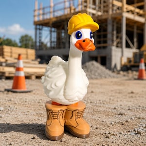 Zestaw akcesoriów Construction Goose – kask i buty robocze do 7-calowego biurka Goose drukowanego w 3D