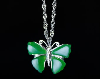 Collar de mariposa de jade nefrita y plata de ley