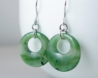Pendientes de jade verde auténtico con forma de donut, plata de ley y jade nefrita.