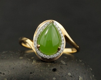 Teardrop Nephrite Jade Ring – Diamond Halo